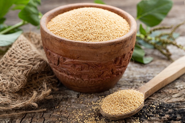 Raw-Organic-Amaranth-Grain-in-Bowl